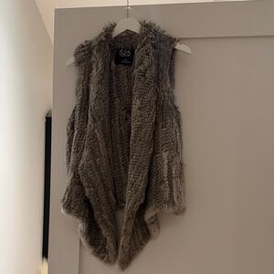 525 America Luxe Faux Fur Vest in Gray